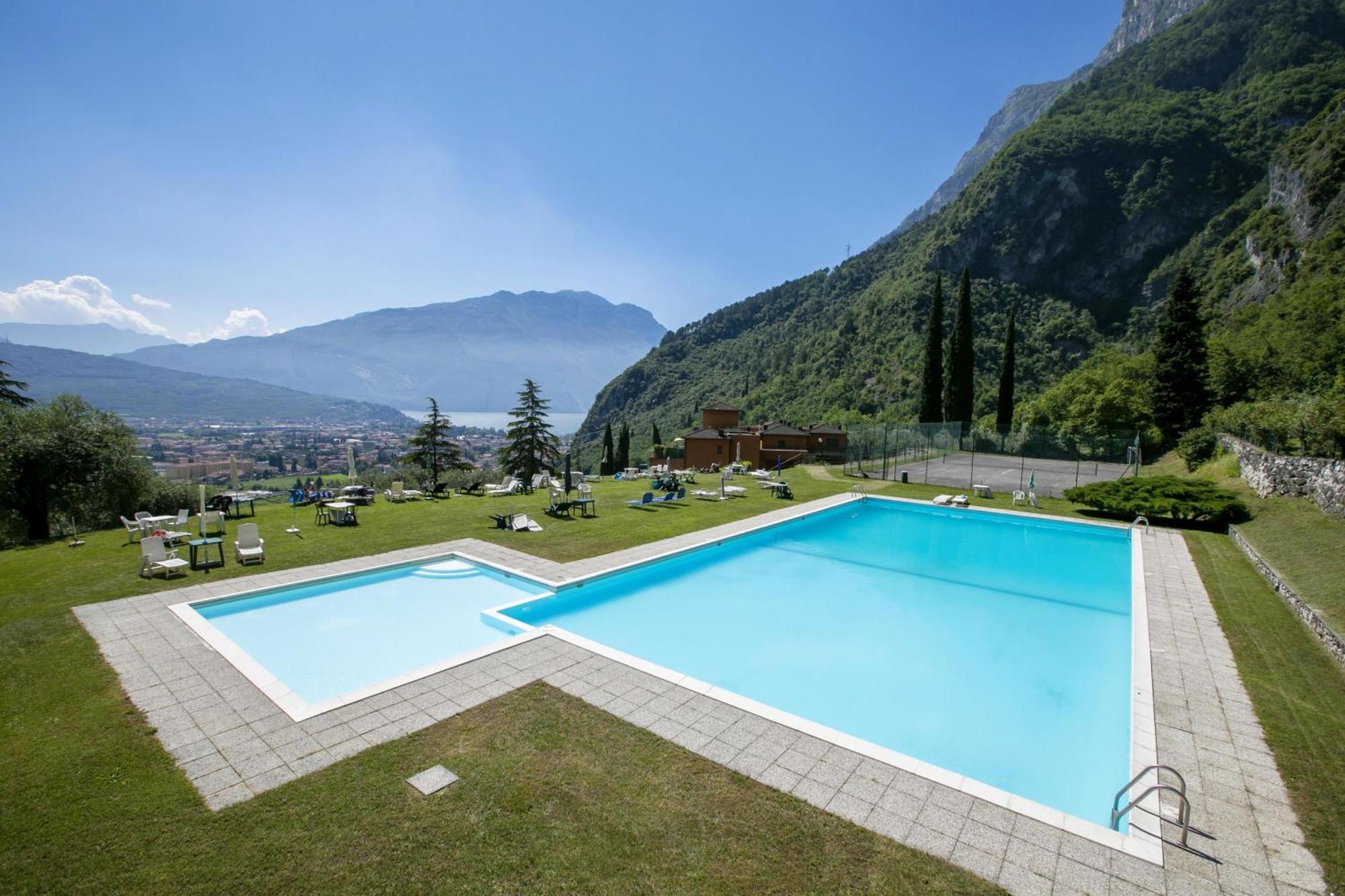 Lake View Dom-Us Apartment - Happy Rentals Riva del Garda Exterior photo