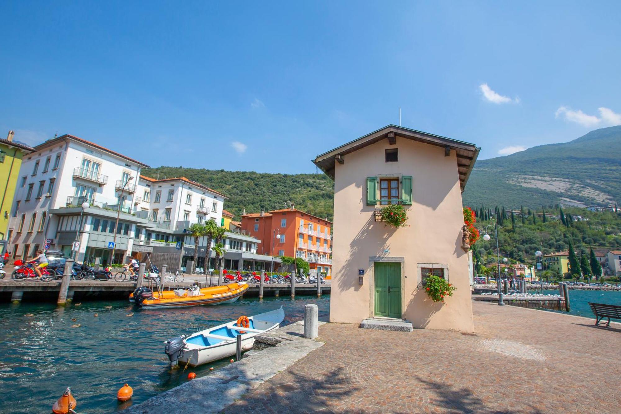 Lake View Dom-Us Apartment - Happy Rentals Riva del Garda Exterior photo